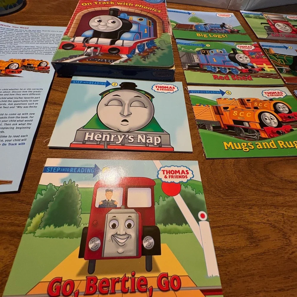 Thomas & Friends On Track with Phonics Step into Reading 11 Book Set Boxed